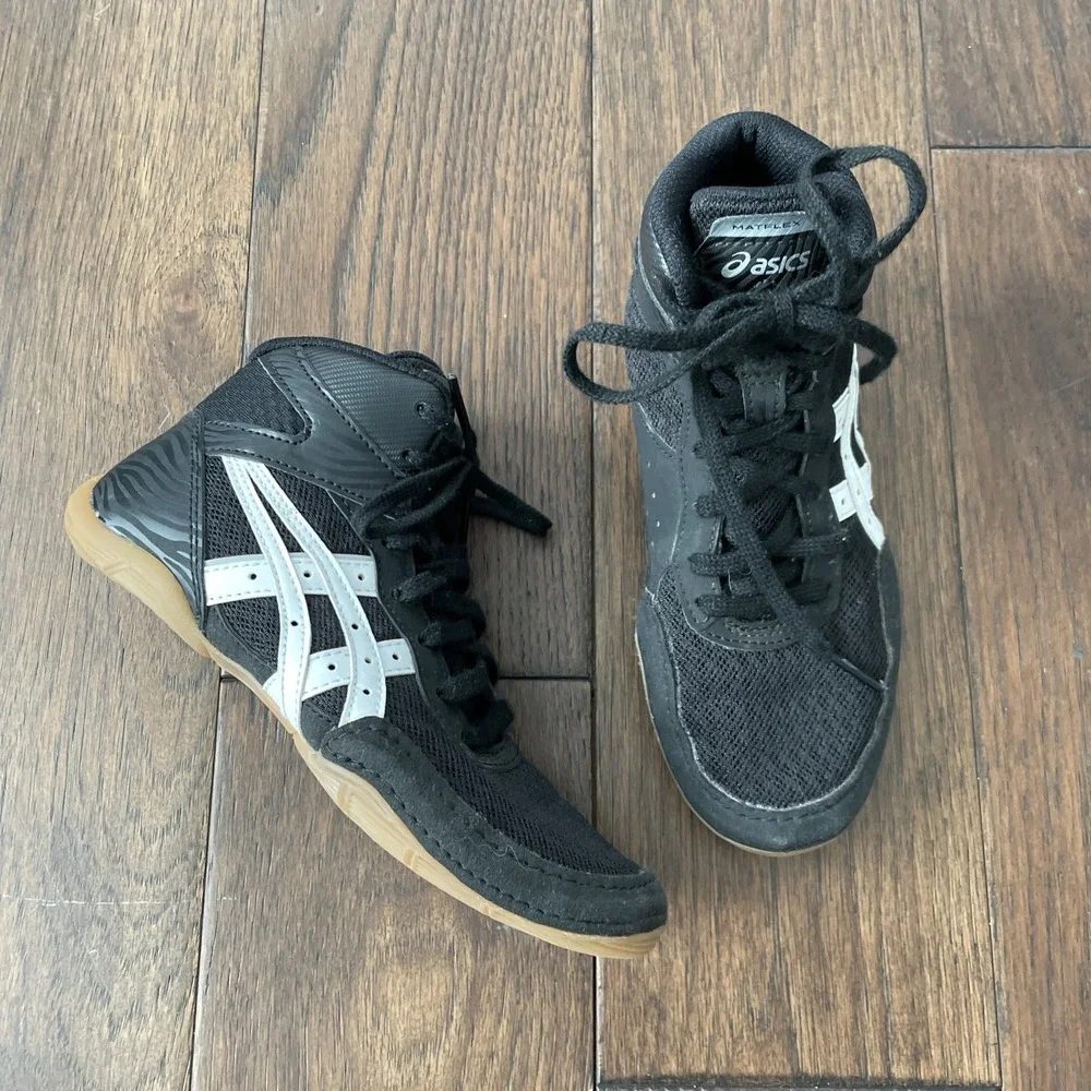 Asics Matflex 7 High Top Wrestling Shoes Youth Kids Size 2 Black White 1084A011